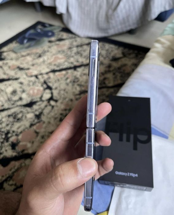 Samsung Galaxy Z Flip 4 Muito bom estado