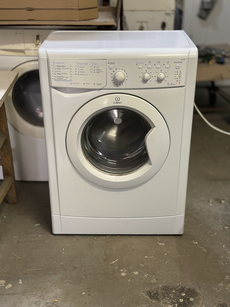 Продам стиральную машину Indesit IWSC5085