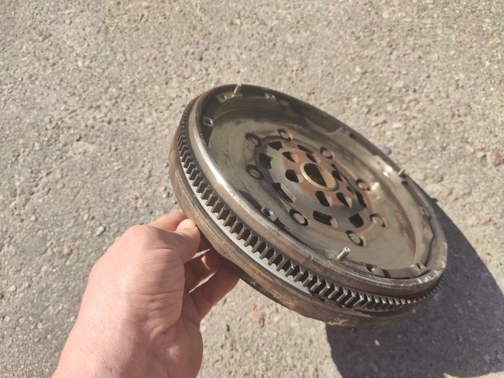 Демпфер щеплення 415 0574 10 LUK демпфер щеплення vw t5 2.0tdi 09