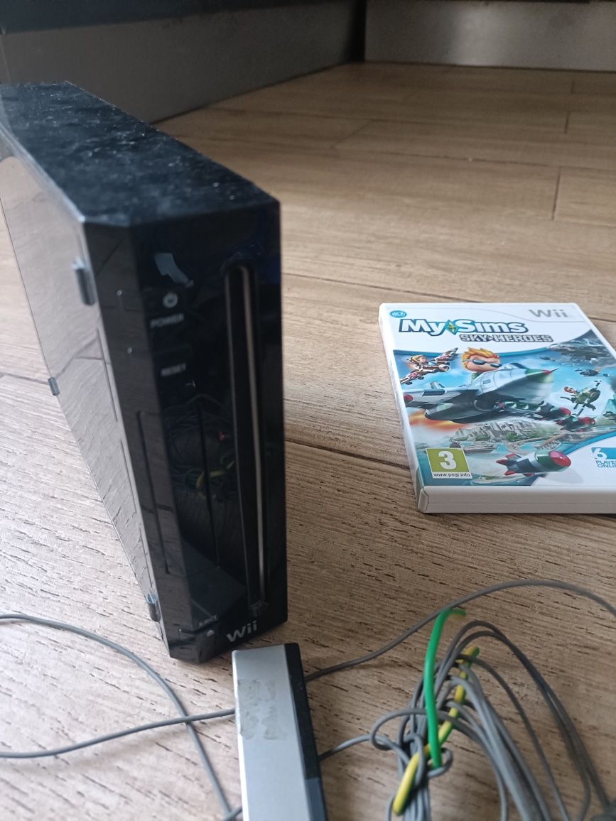 WII com 3 comandos e 5 jogos