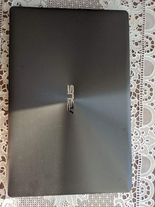 Ноутбук Asus (не робочий)