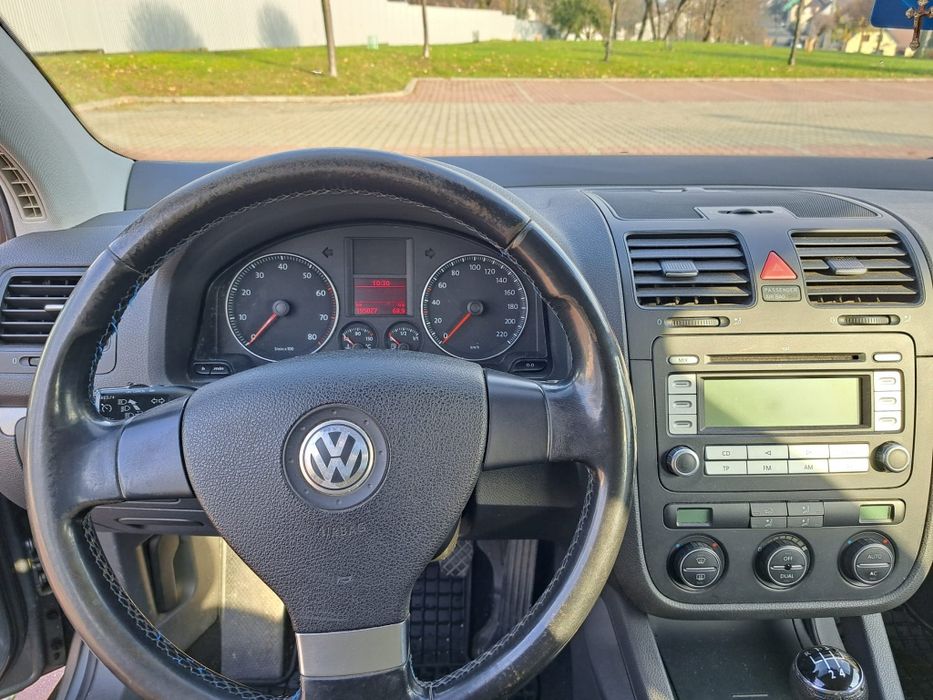 Volkswagen Golf V