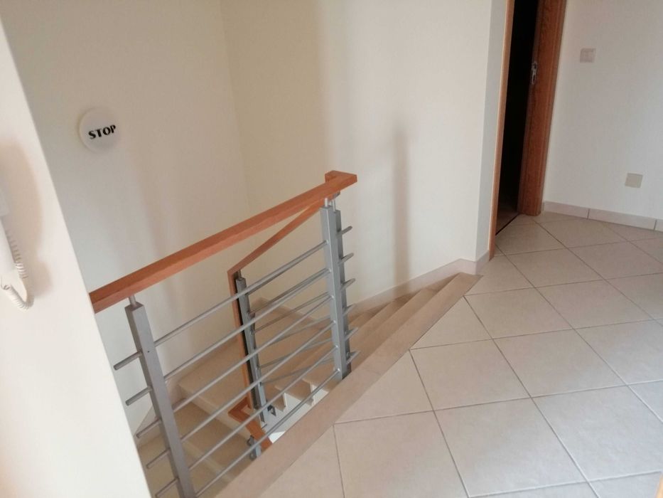 Vende-se moradia Pombal