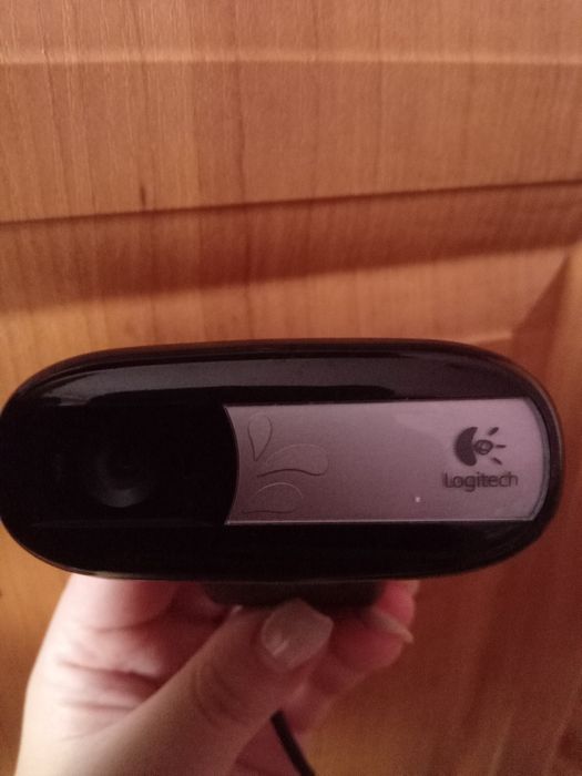 Продаю веб-камеру Logitech