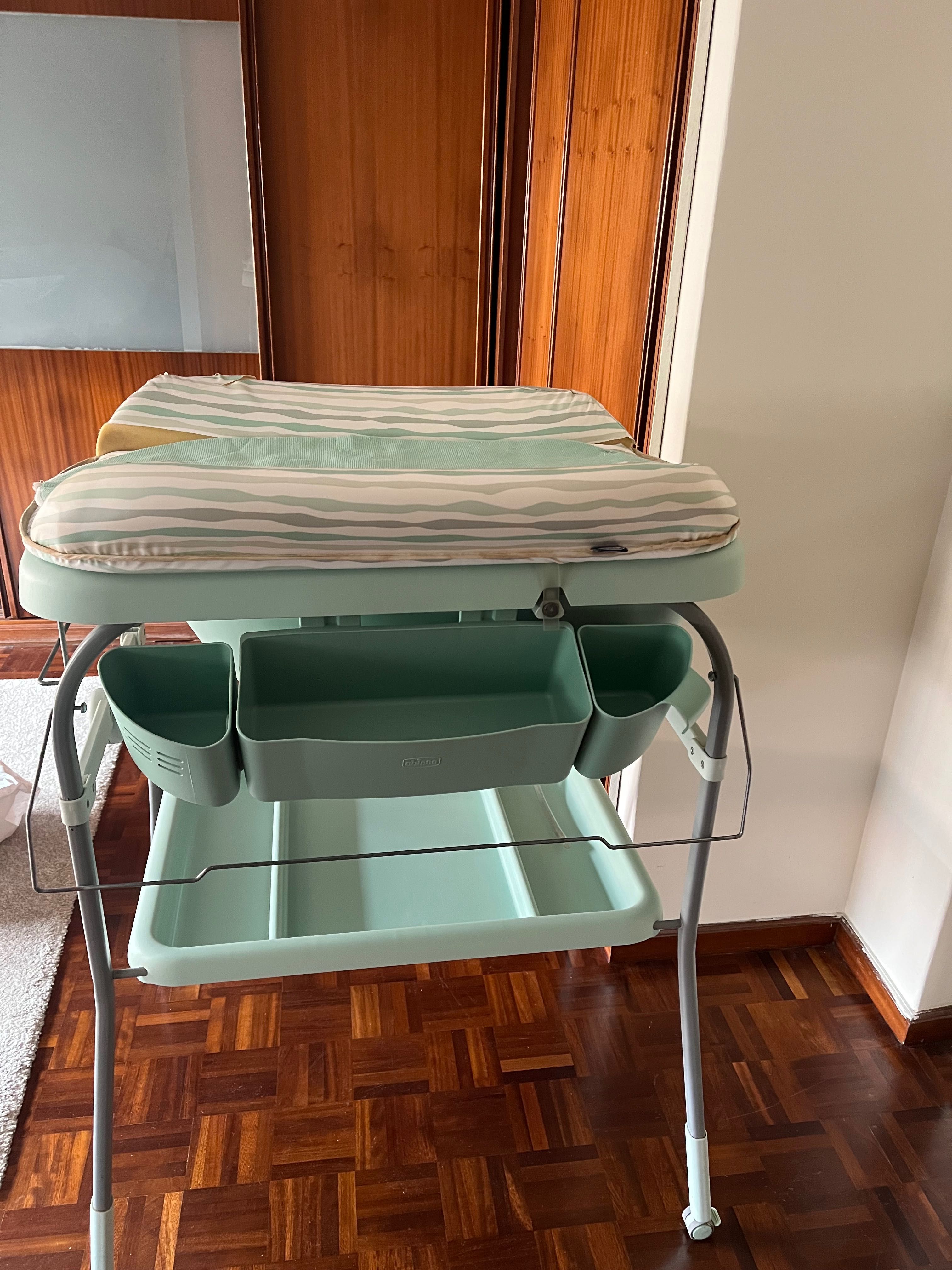 Trocador / fraldario com banheira para doar