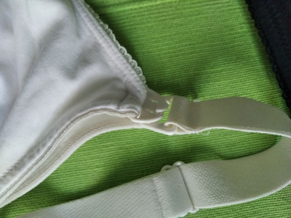 Staniki bawełniane do karmienia biały i czarny Esmara Lidl 85B