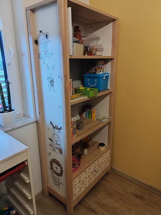 Piękna komoda dla dzieci, w świetnym stanie, słupek
