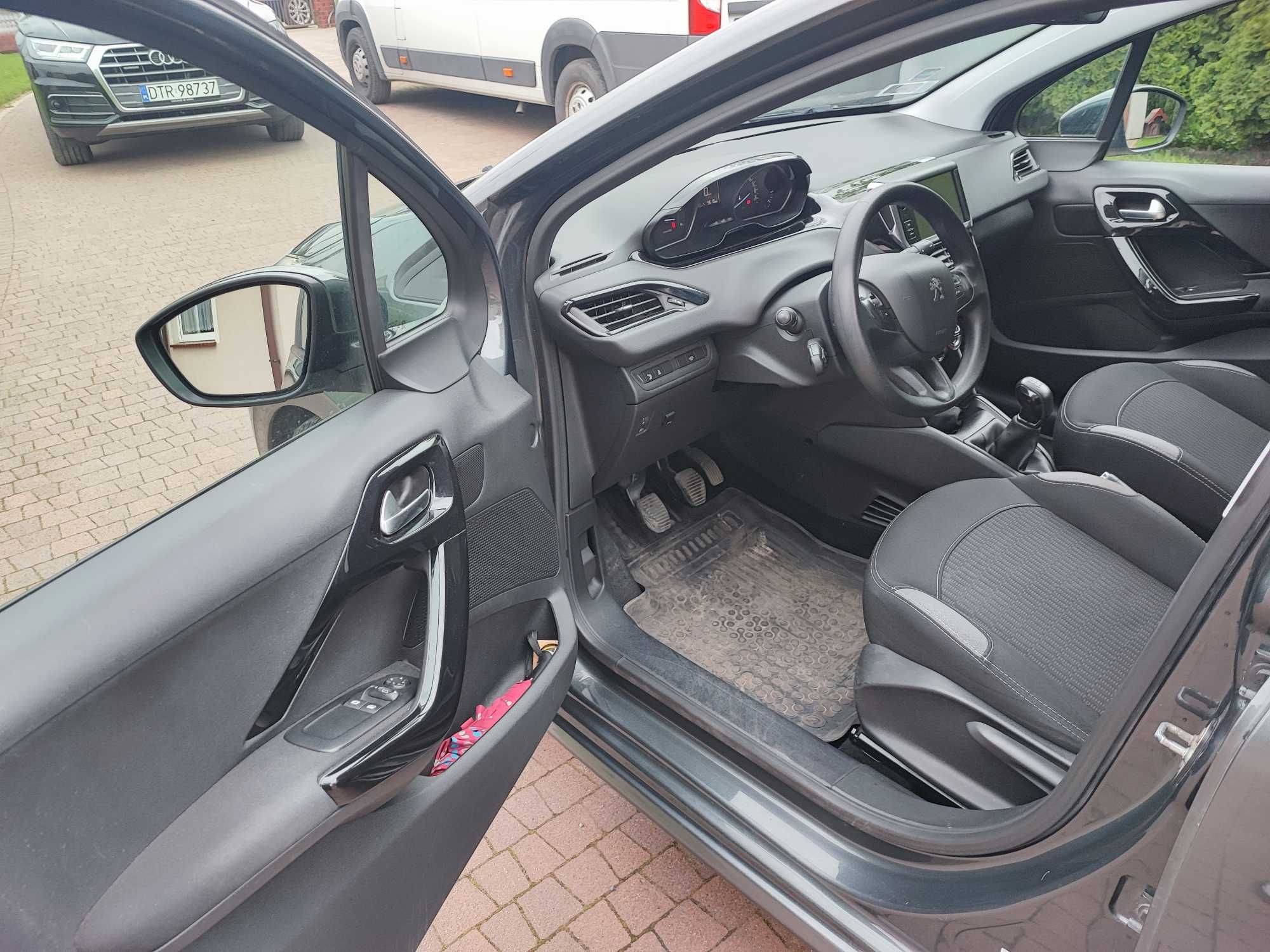 Peugeot 208 1.6 HDI BLUTEK E 6