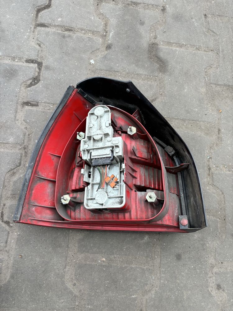 Lampa Tył Tylna Prawa Pasażera Audi A3 8L Lift