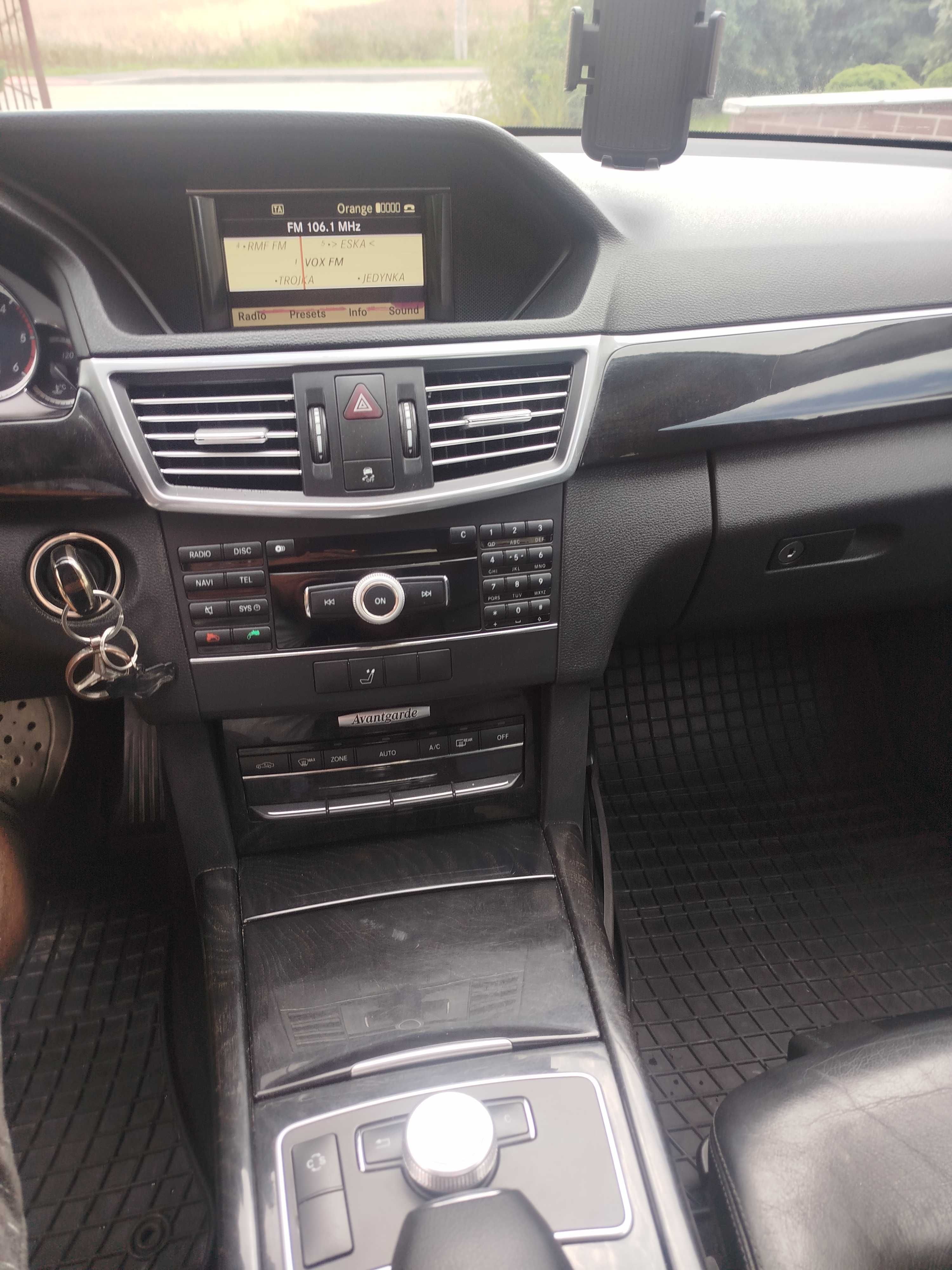 Mercedes-Benz Klasa E 350 CDI BlueEff Avantgarde