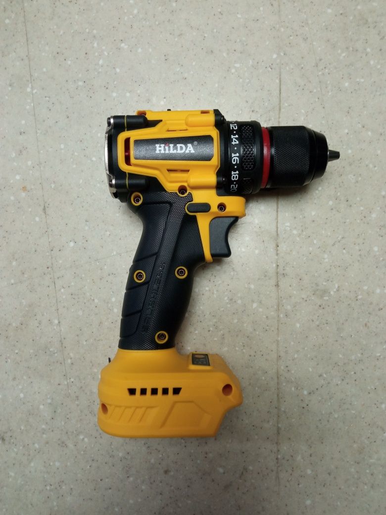 Бесщёточный шуруповёрт Макита 18V.-21V. LXT.