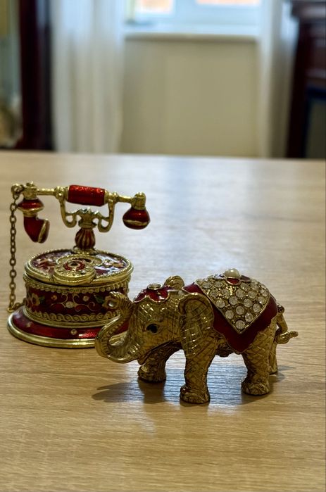 Вишукана декоративна статуетка ручної роботи