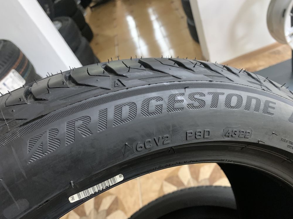 Комплект літніх шин 215/50/18 92W Bridgestone TURANZA T001