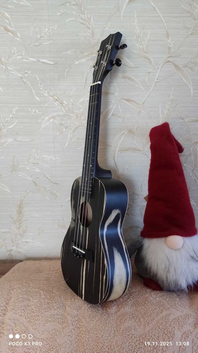 Укулеле-концерт.Канадских горіх.Дивовижне звучання. НОВА.