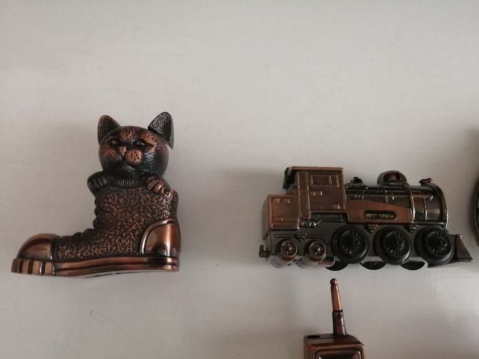 Lote de 7 isqueiros decorativos dos anos 90