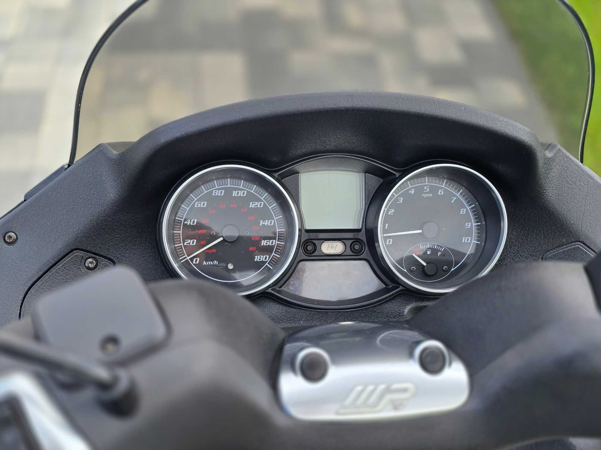 Skuter Piaggio mp3 400 na kat B L5e