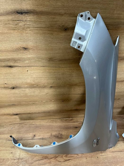 Błotnik przedni lewy prawy Toyota Rav4