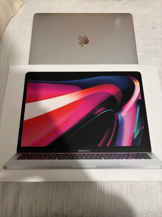 MacBook Pro 13.3 Touch Bar | SSD 256GB | 8GB RAM | Apple M1 | Prateado