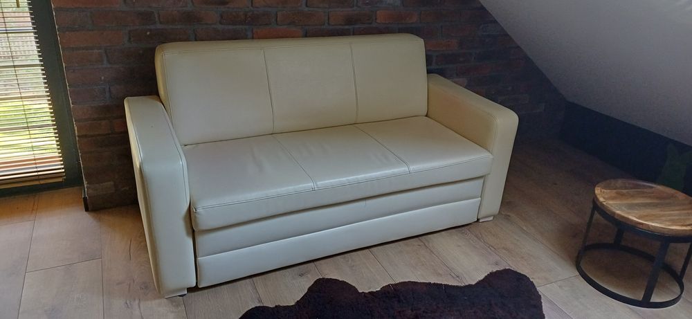 Sofa rozkładana z pojemnikiem