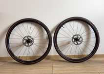 Koła szosowe Bontrager Paradigm Comp 25 TLR Disc