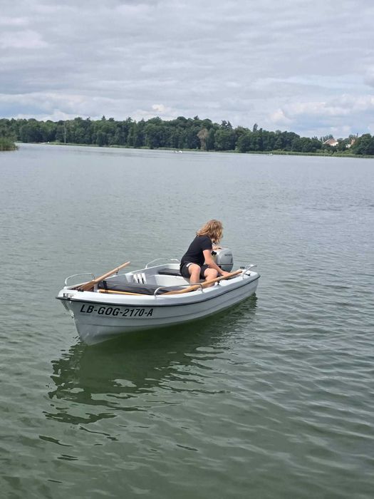 Łódź wiosłowo motorowa wędkarska łódka motorówka przyczepka silnik