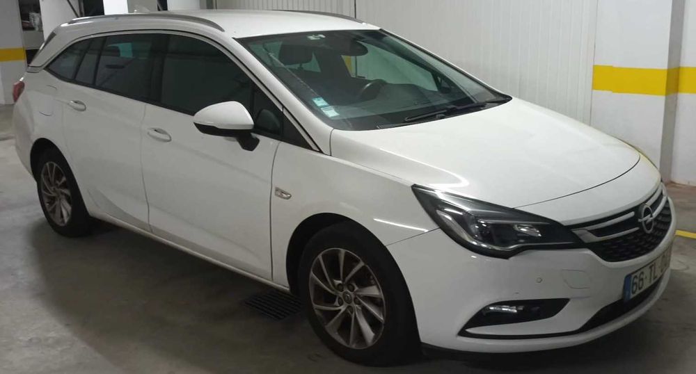 Carrinha Astra K Sports Tourer - (com avaria no filtro de partículas)