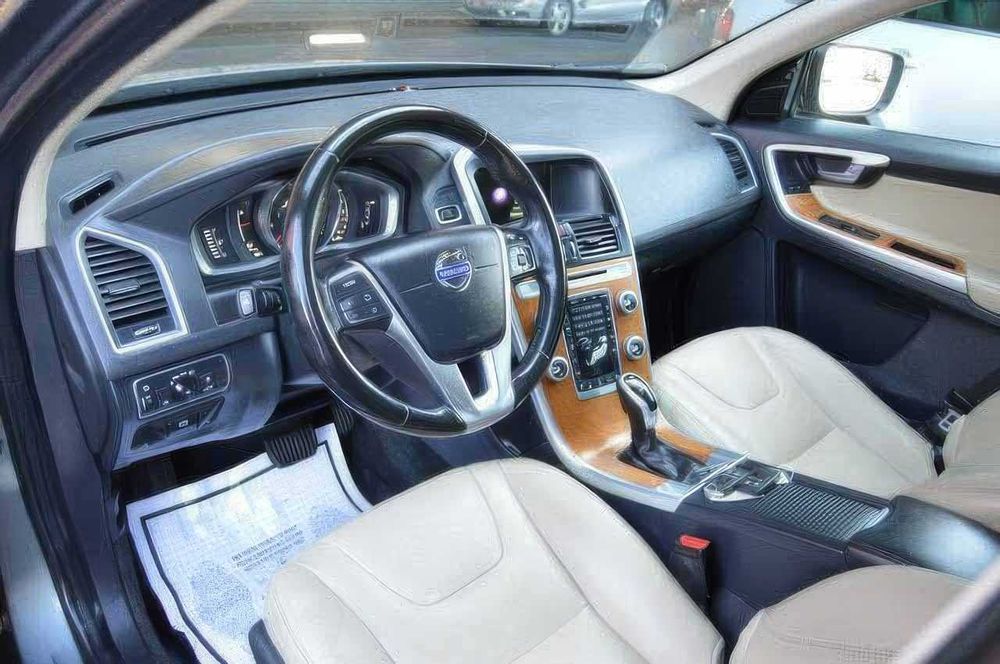Volvo XC60 T5 Inscription      2017