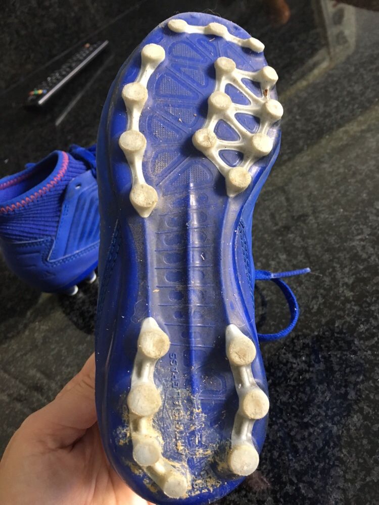 Vendo chuteiras relvado sintético,  ADIDAS n. 30