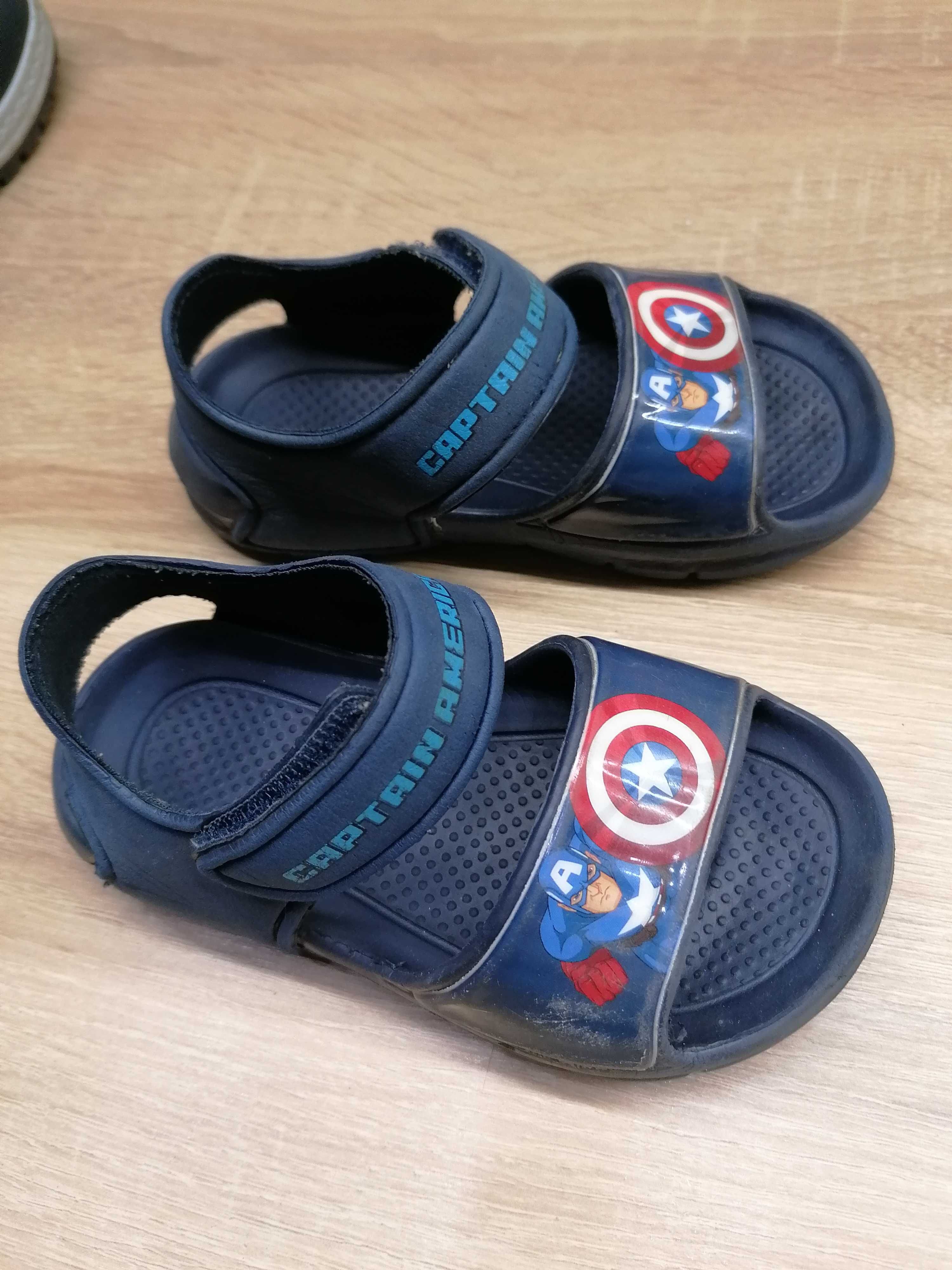 Sandałki Captain America rozmiar 25