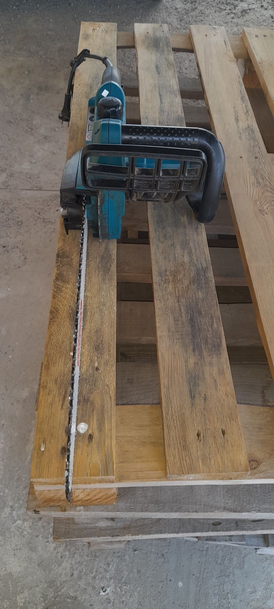 Электропила    Makita UC4020A