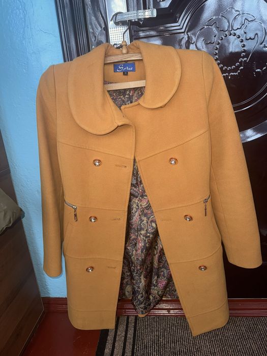 Пальто жіноче 44 розмір