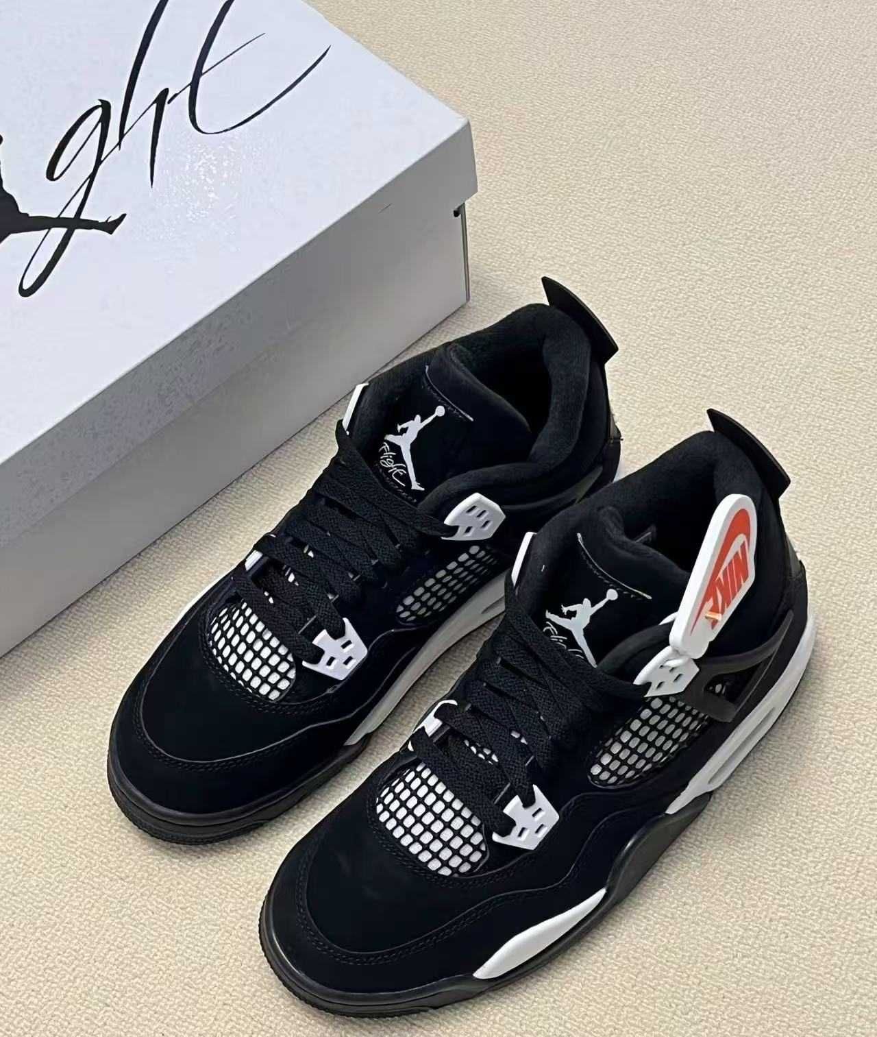 Jordan Air Jordan 4 Retro White Thunder R.46