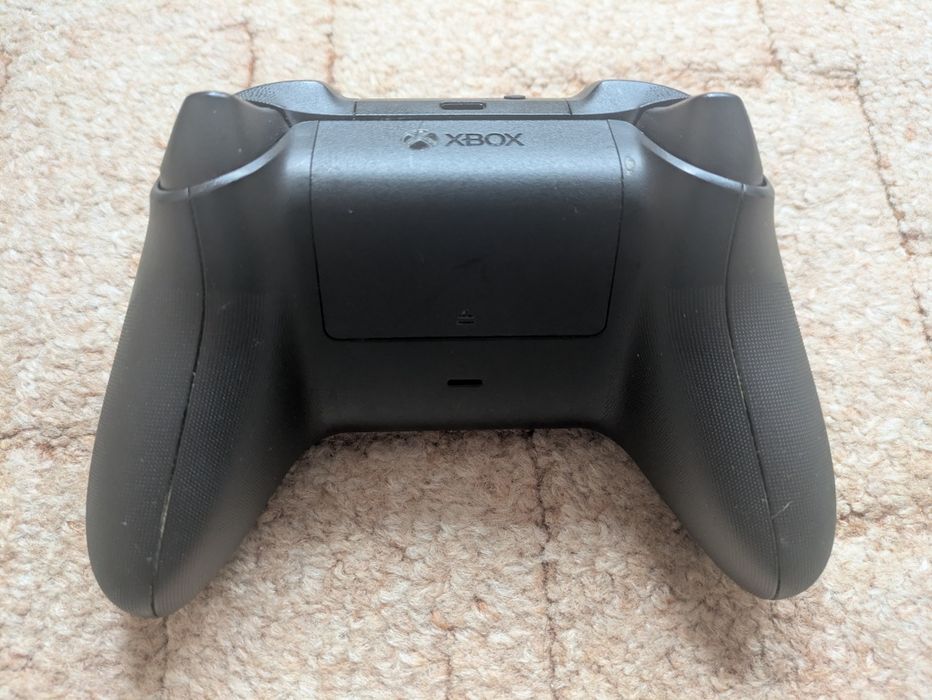 Оригінальний геймпад Xbox Series X з насадками та аккамулятором