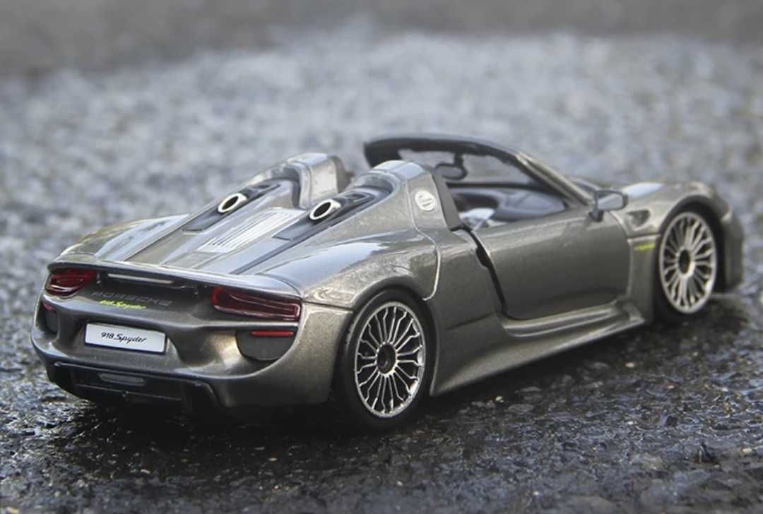 Модель Porsche 918 Spyder/Bburago Премиум класса 1:24 из сплава