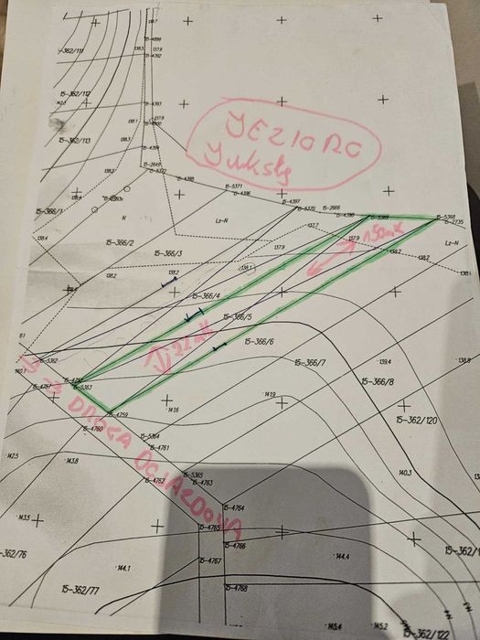 Działka nad jeziorem