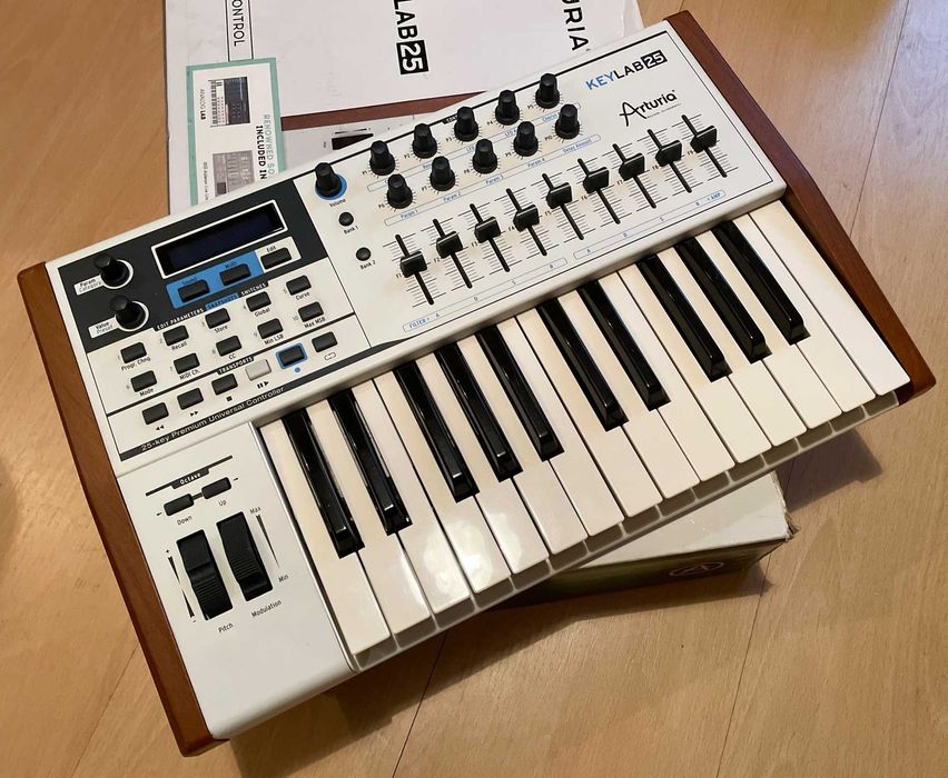 Arturia KEYLAB 25 klawiatura midi