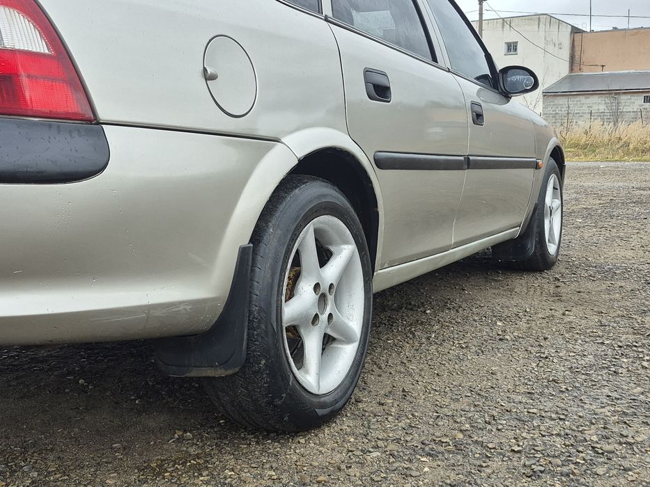 Вектра Б 1.8 BENZIN