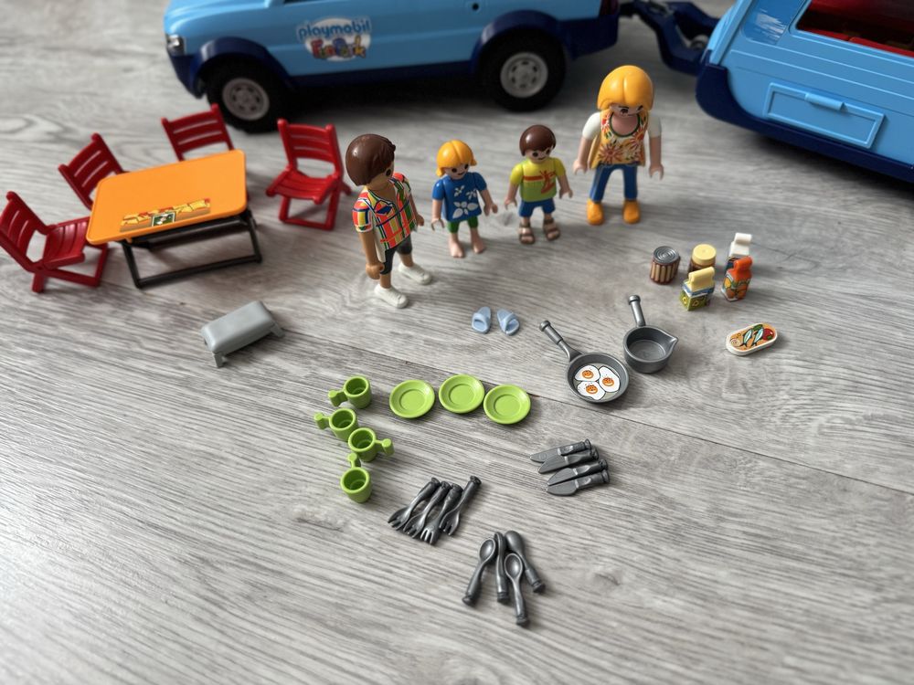 Playmobil auto pickup z przyczepą kempingową 9592