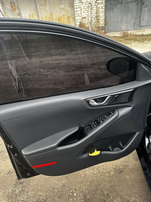 Hyundai ioniq electric 28kwt 2017г.в.