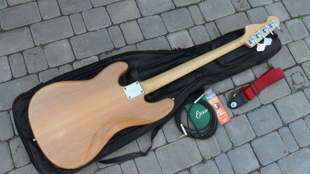 Продам майстрову бас-гітару Fender precision