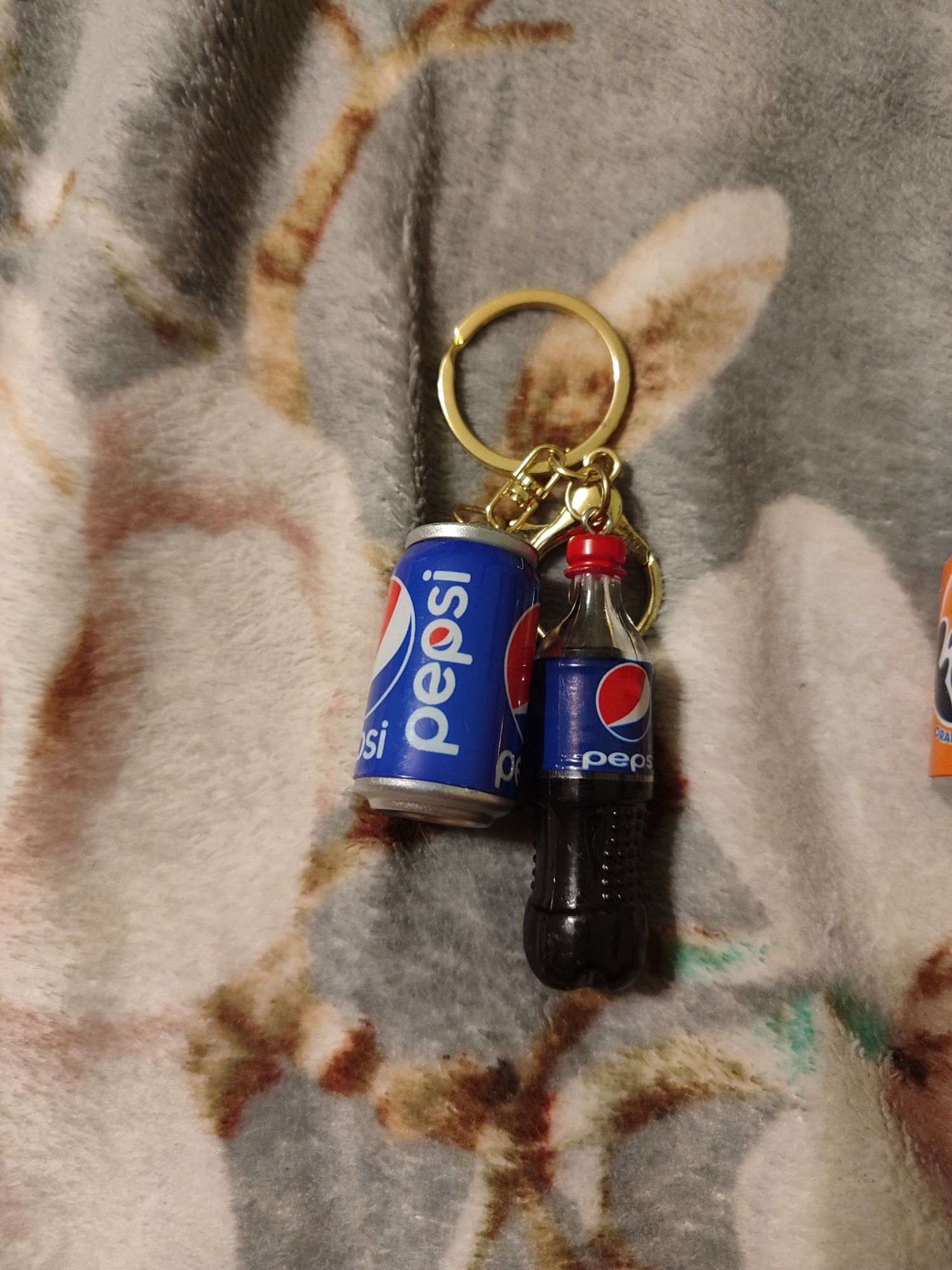 Брелок для ключів, Pepsi і Fanta
