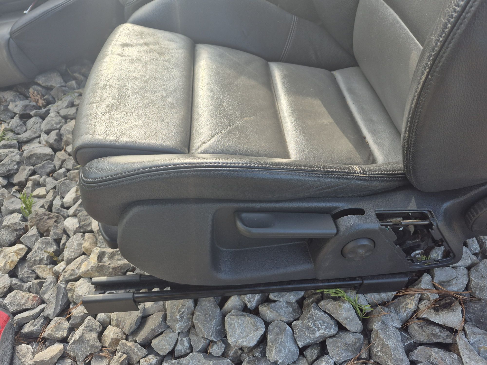 fotele skóra audi a4 b7 b6 monitorki w zaglowkach