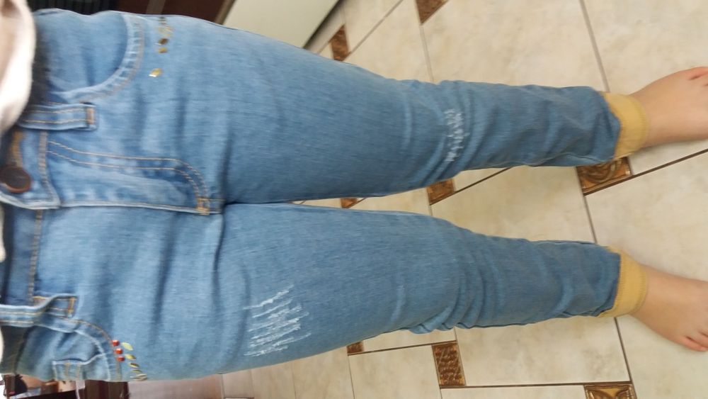 Джинсы для девочки 110 разм.