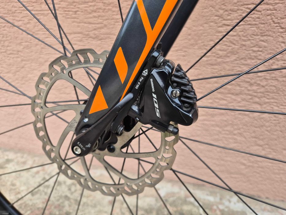 Rower szosowy Giant Defy disc, full carbon
