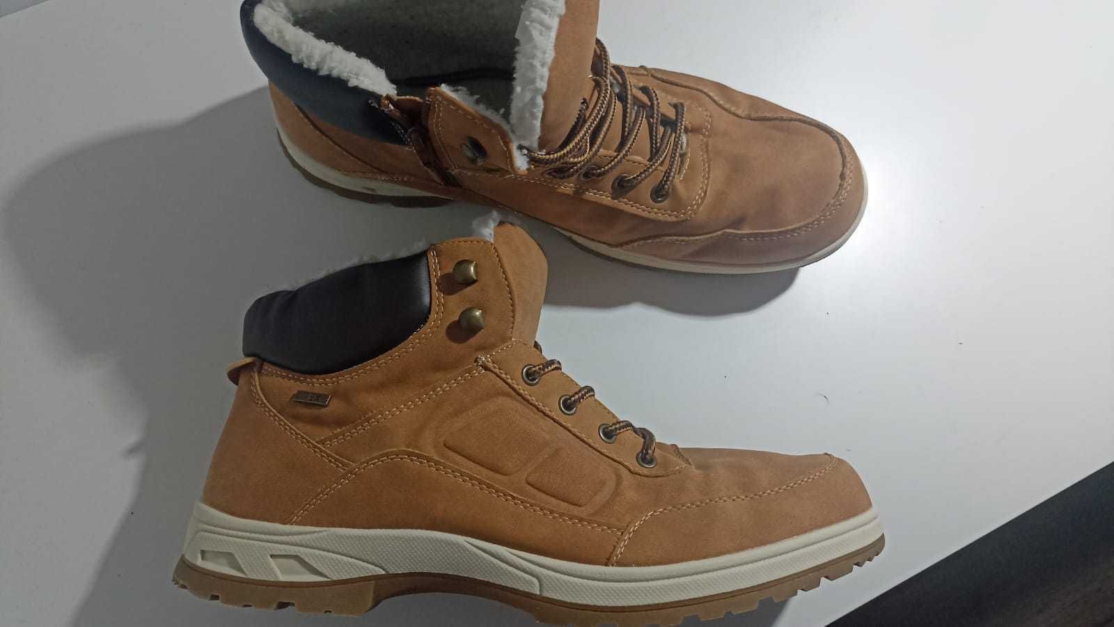 Lote sapatos homens . 14 pares tamanhos 45-47 .Totos em bom estado!