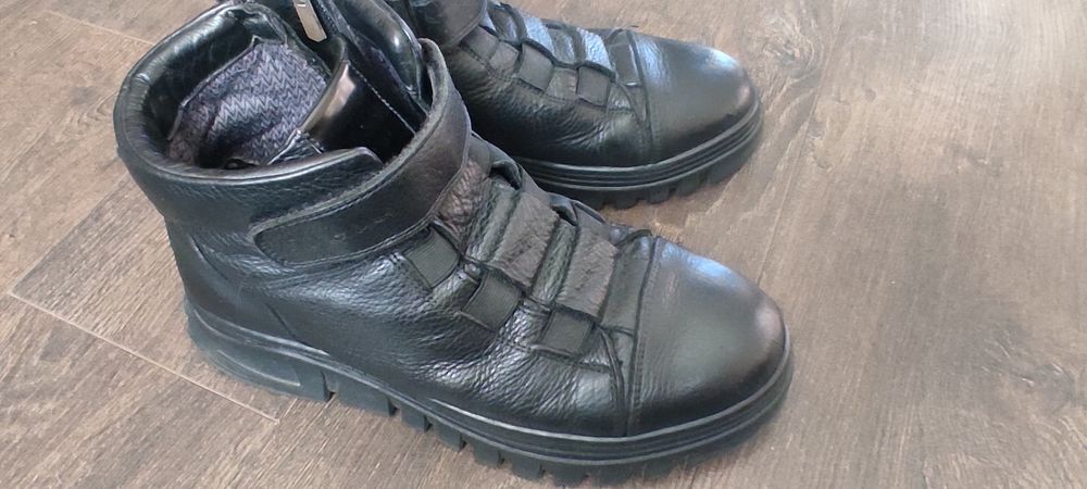 Продам шкіряні стильні ботінки