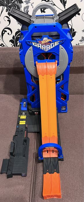 Хот Вілс Мега Гараж Hot Wheels Mega Car Garage Vehicle Playset