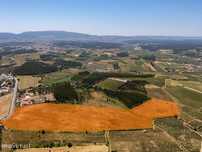 Terreno para construção de uma moradia, também com viabilidade para...