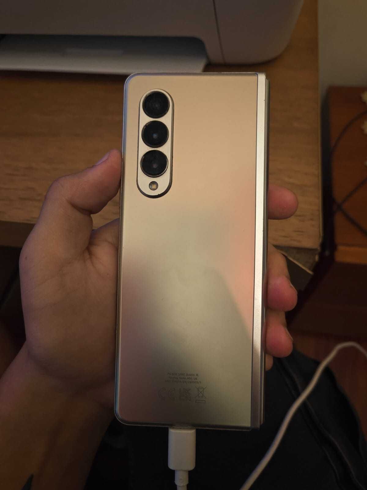 Samsung Fold 3 Usado