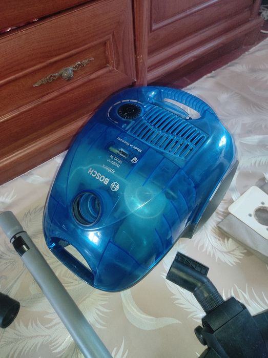 Пилосос Bosch 1800 Ват, мішок та контейнер на вибір. Гарний стан.